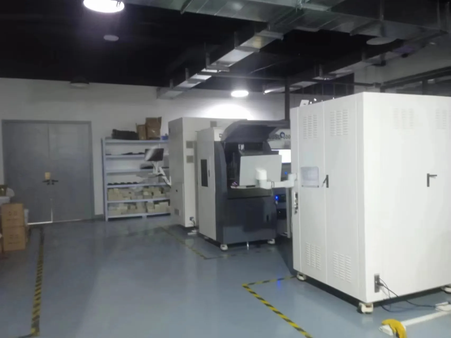 Industrial 3D printing station with control panel at the Key-Joint workshop