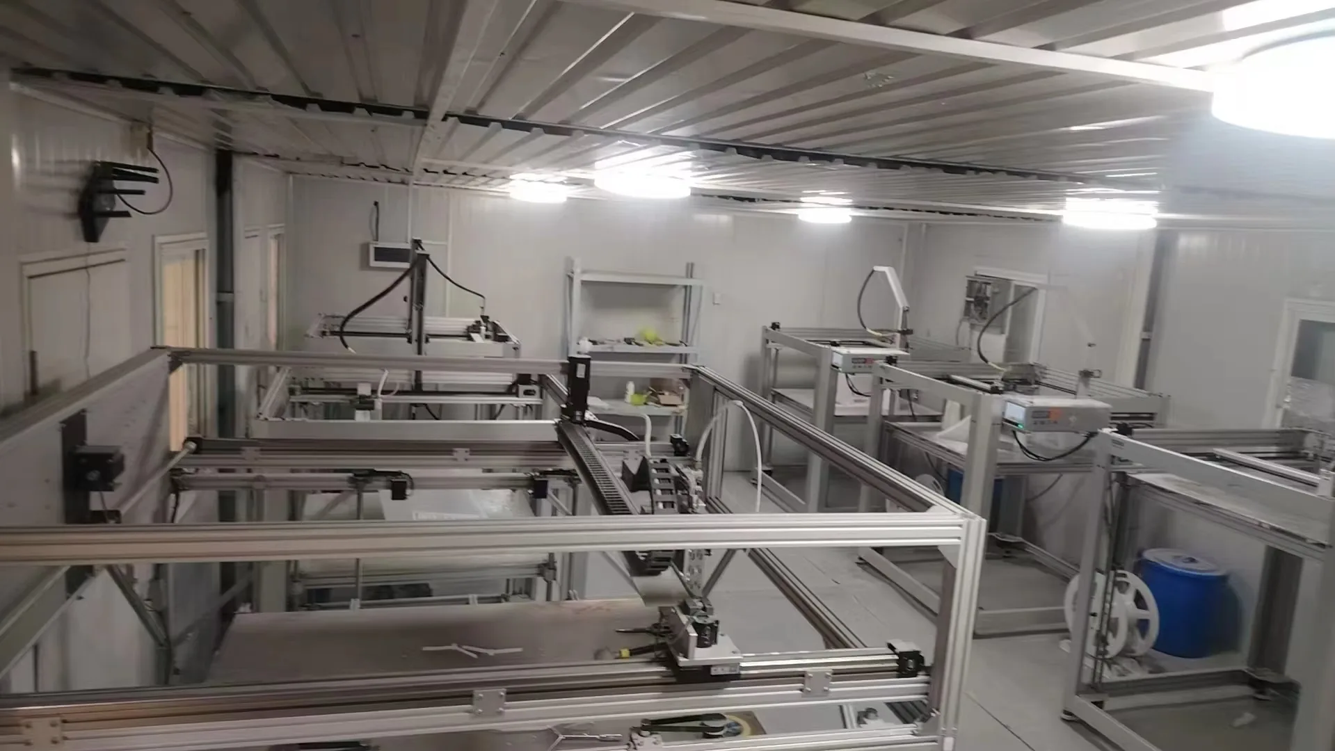 Large-format automated gantry machines in the Key-Joint production workshop